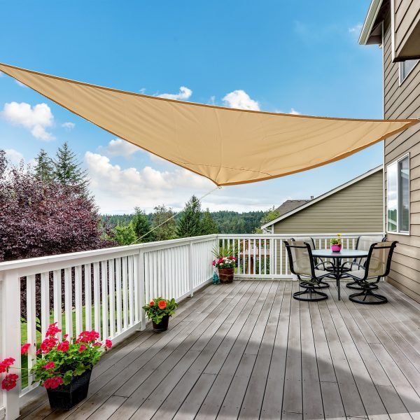 Toldo Vela Triangular tipo Guarda-sol para Jardim ou Campismo em Polietileno 6x6x6 metros, Cor Areia - Image 1